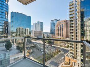 10650 NE 9th Place 1423, Bellevue WA 98004