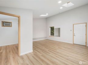 6021 158th Place NE, Redmond WA 98052