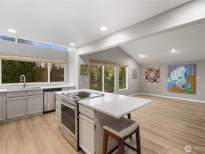 6021 158th Place NE, Redmond WA 98052