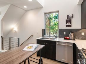 551 28th Avenue, Seattle WA 98122