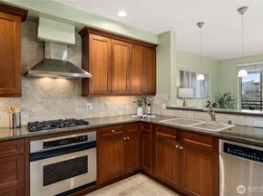 2551 Thorndyke Avenue W 102, Seattle WA 98199