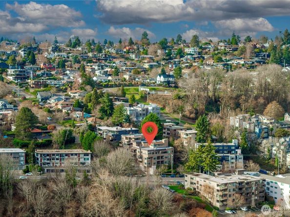 2551 Thorndyke Avenue W 102, Seattle WA 98199