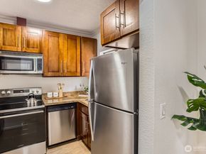 14547 NE 40th St J302, Bellevue WA 98007