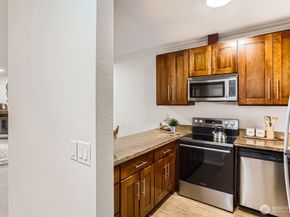 14547 NE 40th St J302, Bellevue WA 98007
