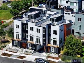 7560 43rd Avenue S, Seattle WA 98118