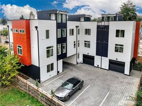 7560 43rd Avenue S, Seattle WA 98118