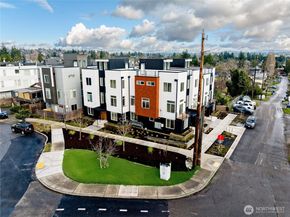 7560 43rd Avenue S, Seattle WA 98118