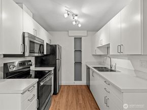 14334 126th Avenue NE B202, Kirkland WA 98034