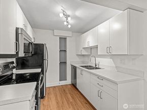 14334 126th Avenue NE B202, Kirkland WA 98034