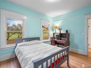 4616 Meridian Avenue N, Seattle WA 98103