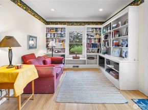 4616 Meridian Avenue N, Seattle WA 98103