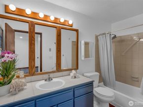 816 N 175th Street 2, Shoreline WA 98133