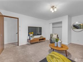 816 N 175th Street 2, Shoreline WA 98133