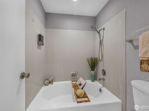 16130 SE 33rd Circle, Bellevue WA 98008