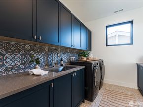 11419 109th Avenue NE, Kirkland WA 98033