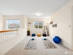 1807 NE 26th Place, Renton WA 98056