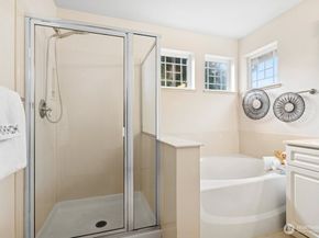 1807 NE 26th Place, Renton WA 98056