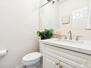 1807 NE 26th Place, Renton WA 98056