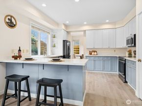 1807 NE 26th Place, Renton WA 98056