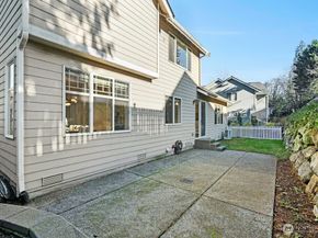 1807 NE 26th Place, Renton WA 98056