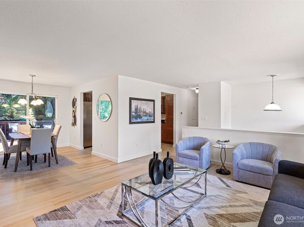 17714 160th Avenue SE, Renton WA 98058