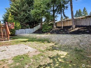 17714 160th Avenue SE, Renton WA 98058