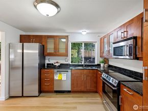 17714 160th Avenue SE, Renton WA 98058