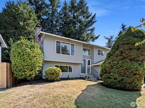 17714 160th Avenue SE, Renton WA 98058