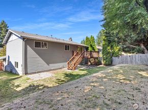 17714 160th Avenue SE, Renton WA 98058