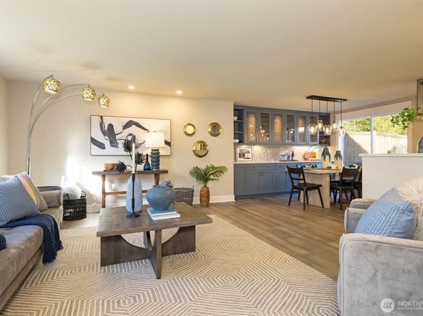 18912 SE 46th Way, Issaquah WA 98027