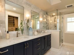 18912 SE 46th Way, Issaquah WA 98027