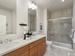 15730 116th Avenue NE 107, Bothell WA 98011