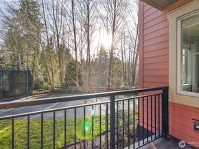 15730 116th Avenue NE 107, Bothell WA 98011