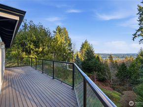 5175 NW El Camino Boulevard, Bremerton WA 98312