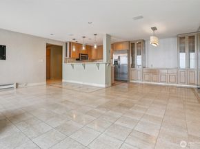 3717 Beach Drive SW 214, Seattle WA 98116