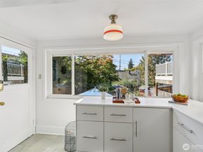 2419 2nd Avenue W, Seattle WA 98119