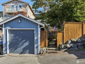 2419 2nd Avenue W, Seattle WA 98119