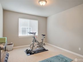 36424 10th Court SW, Federal Way WA 98023