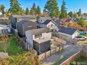 8605 5th Avenue NE B, Seattle WA 98115