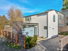 8605 5th Avenue NE B, Seattle WA 98115