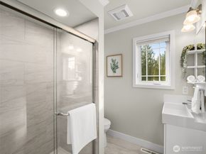 9512 213th Avenue NE, Redmond WA 98053