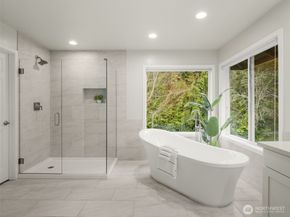 9512 213th Avenue NE, Redmond WA 98053