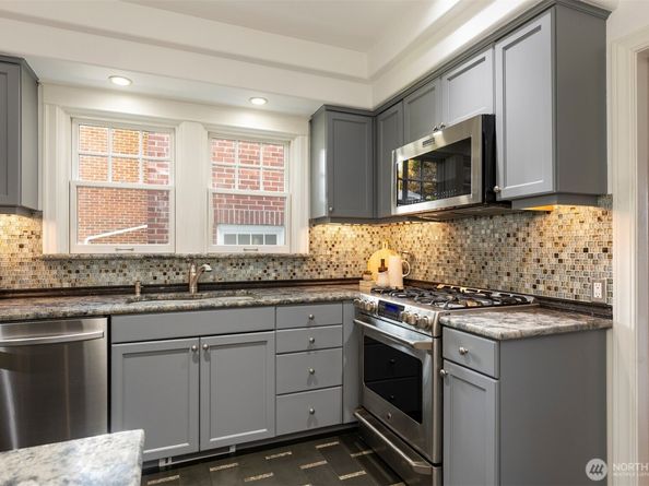 1812 10th Avenue E, Seattle WA 98102