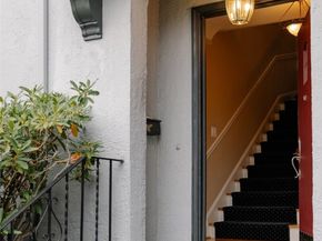 1812 10th Avenue E, Seattle WA 98102