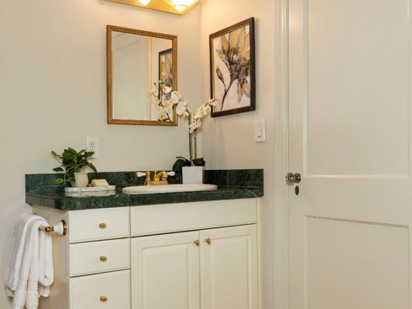 1812 10th Avenue E, Seattle WA 98102