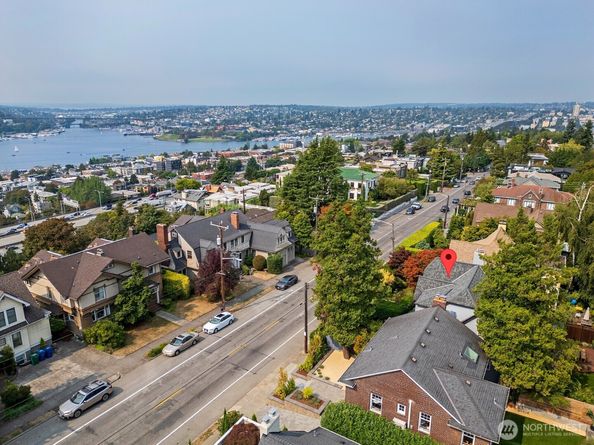 1812 10th Avenue E, Seattle WA 98102