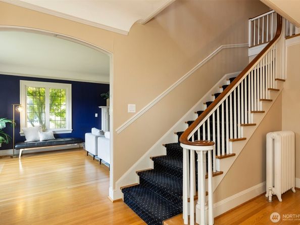 1812 10th Avenue E, Seattle WA 98102