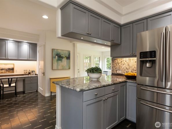 1812 10th Avenue E, Seattle WA 98102