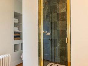 1812 10th Avenue E, Seattle WA 98102