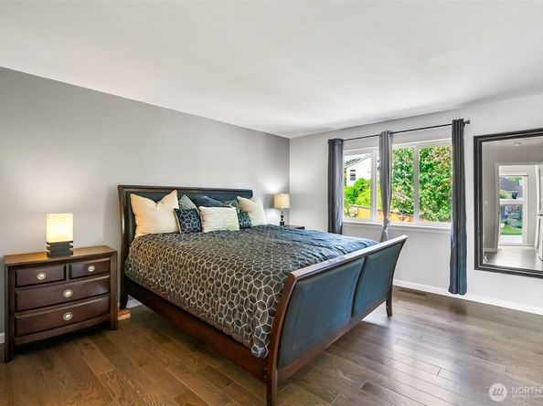 8746 NE 144th Court, Kirkland WA 98034